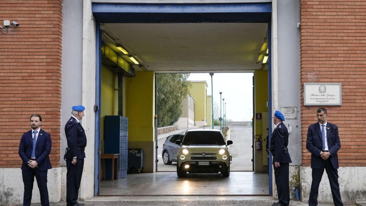 Giubileo: Papa Francesco apre la Porta Santa nel carcere di Rebibbia it.euronews.com/2024/12/26/giu…