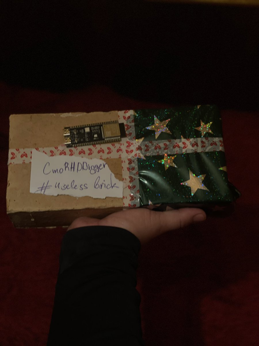 CmoRHDiggeR's tweet photo. All i want for Christmas is a Useless brick!
@useless_brick 
@tousheto 
@KolevD 
@DuhGeorgi https://t.co/uaCWXti4YS