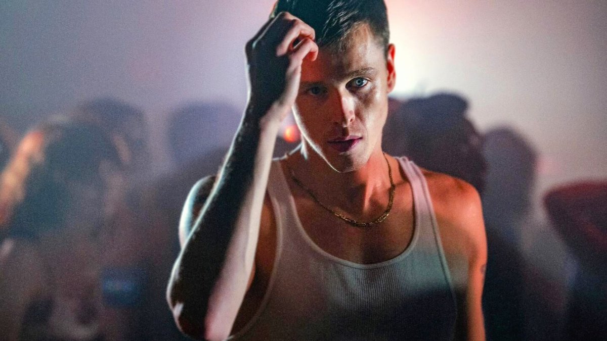 favdickinson's tweet image. harris dickinson in ‘babygirl’ (2024)