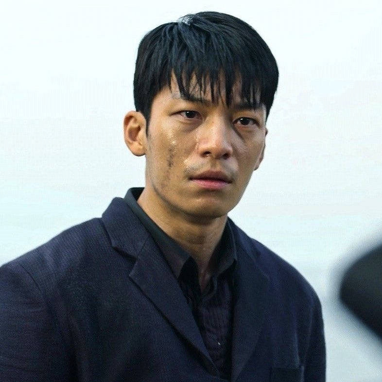 celestiusfae's tweet image. “I’m watching #SquidGame2 for the plot”

the plot: