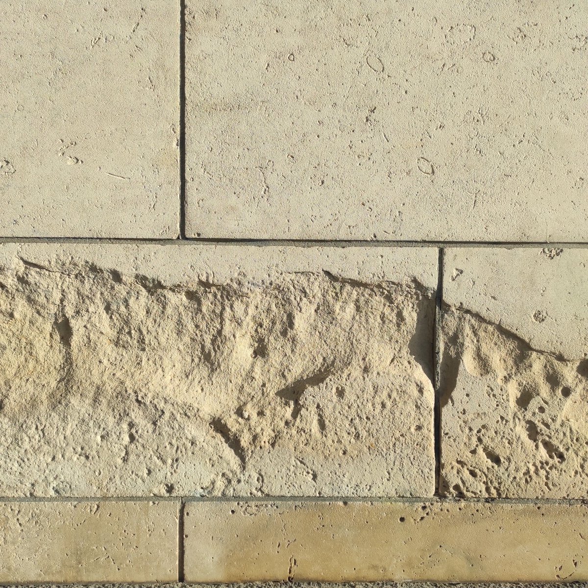 Le soleil
me recharge.
Je photosynthèse.

#EverydayArt2024 day 354