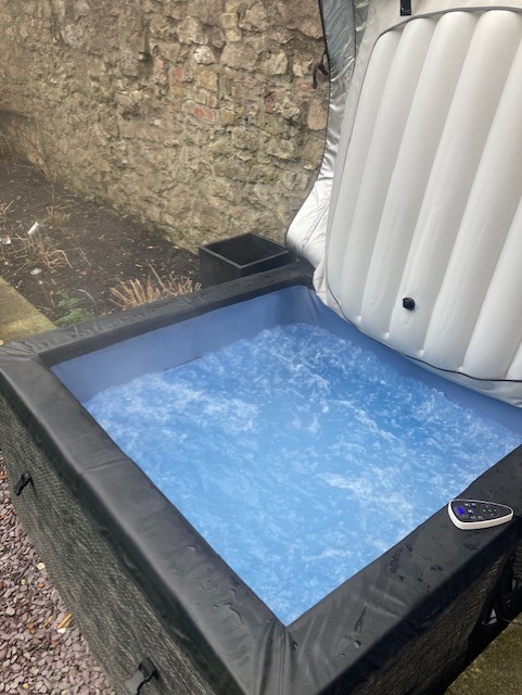 Boxing Day hot tub party (of one)