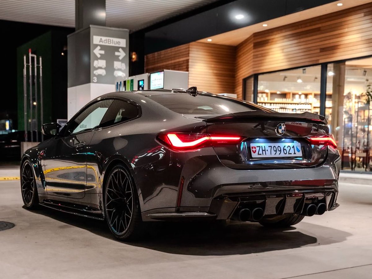 carpxrnpicx's tweet photo. BMW M4 Competition https://t.co/F6EBMFjAyb