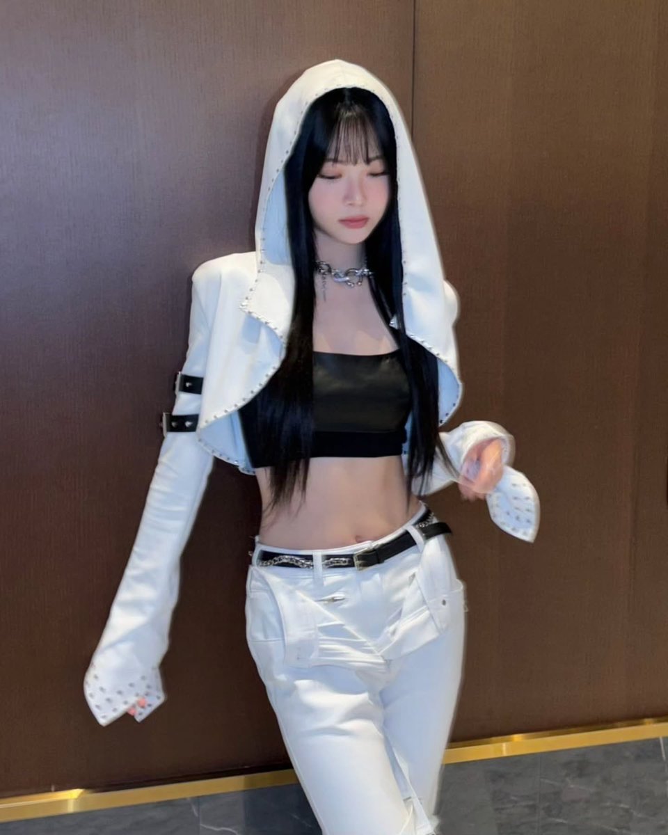 eunchaedaily's tweet photo. eunchae                                    also eunchae https://t.co/Bn39gcPrxz