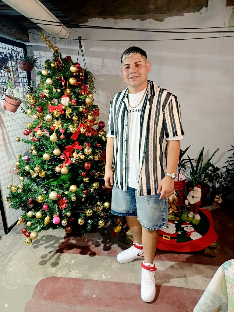 24🎄🌃🎊