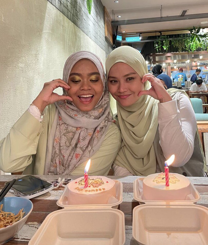 teurujaeesaee's tweet photo. [💤]

Sweet turning 20 my dedeng🎀🪄👼🏻
Jt doakan semoga dee sentiasa dipanjangkan usia dan dipermudahkan segala urusan. Goodluck in ur studies too 💗💞 Thankyou for being the sweetest and cutest lil sister i could ever have. See you tomorrow bbgal 💝🎉

#해피디데이 https://t.co/jHqci2hvVR