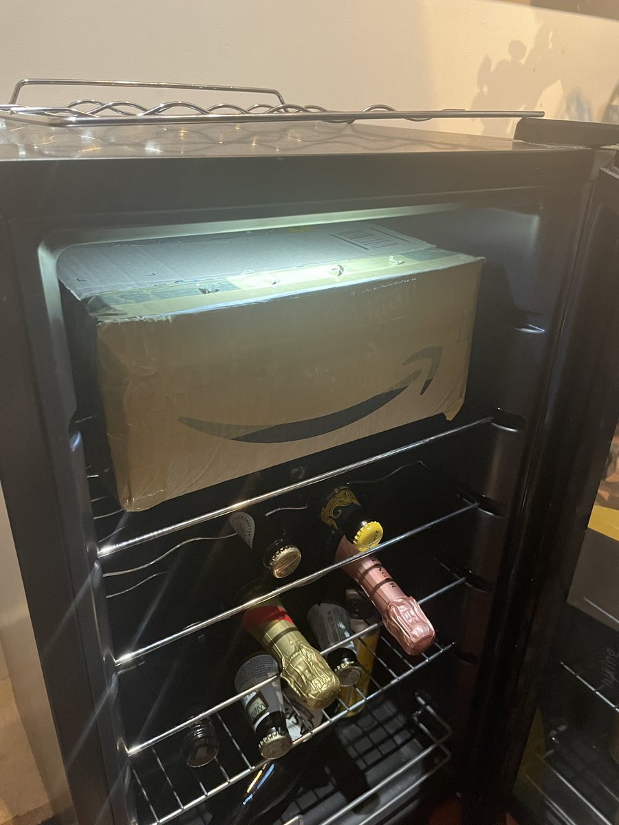 GruiformAbi's tweet image. It’s called Boxing Day because it’s the day to put your tortoise in a box (in the fridge) to hibernate