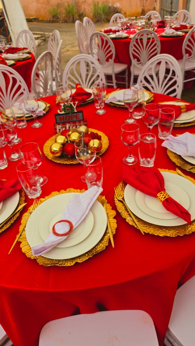 Hier <a href="/Vanoudov/">NessaVan Mvondo</a> a fait le son pour ma déco de Noël