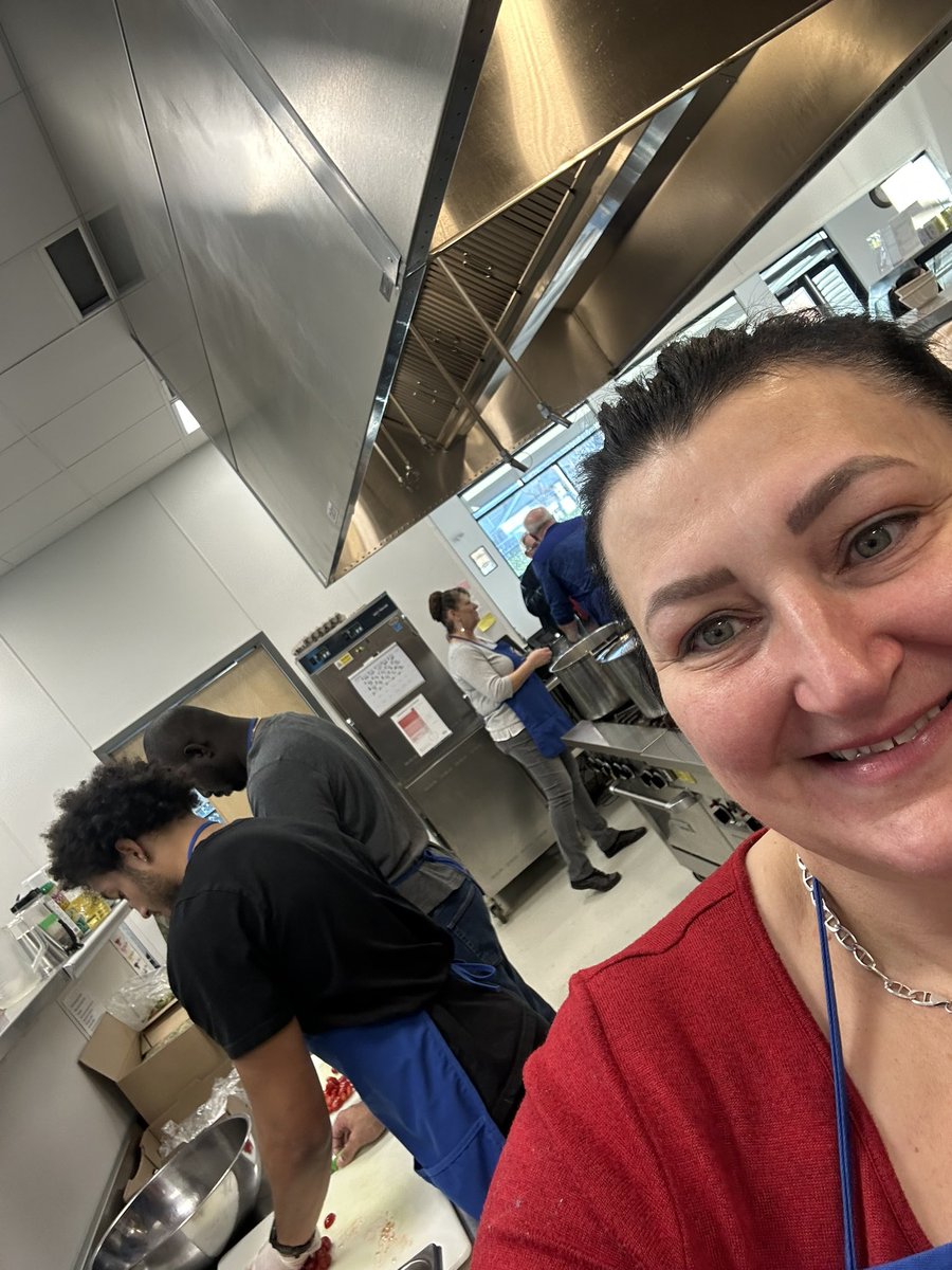 Elic Ayomanor (@elicayomanor) on Twitter photo The family and I had the pleasure of volunteering at the Veiner Centre on Christmas Day, thanks in large part to <a href="/Lifetime_Card/">Lifetime Cardinal</a>! Even had the chance to brush up on my cooking skills🧑🍳 The family and I had the pleasure of volunteering at the Veiner Centre on Christmas Day, thanks in large part to <a href="/Lifetime_Card/">Lifetime Cardinal</a>! Even had the chance to brush up on my cooking skills🧑🍳