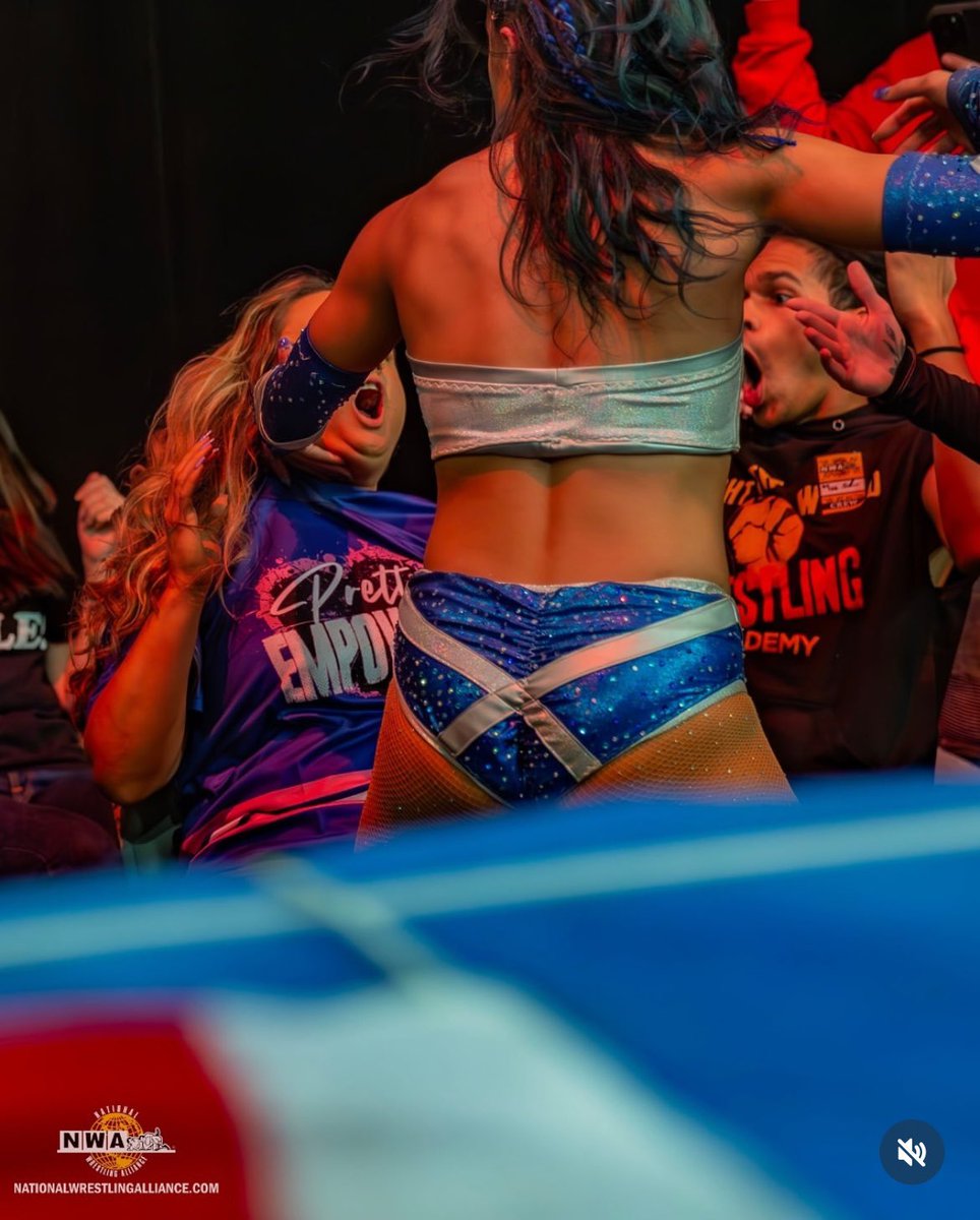 clintcarroll09's tweet photo. La Princesa @TiffanyNieves_ absolutely stealing the show this week on @nwa powerrr because she is numero uno and the best at everything in the women’s division #Getit #Gotit #Bueno #TopGal https://t.co/zB1ljyPiP3