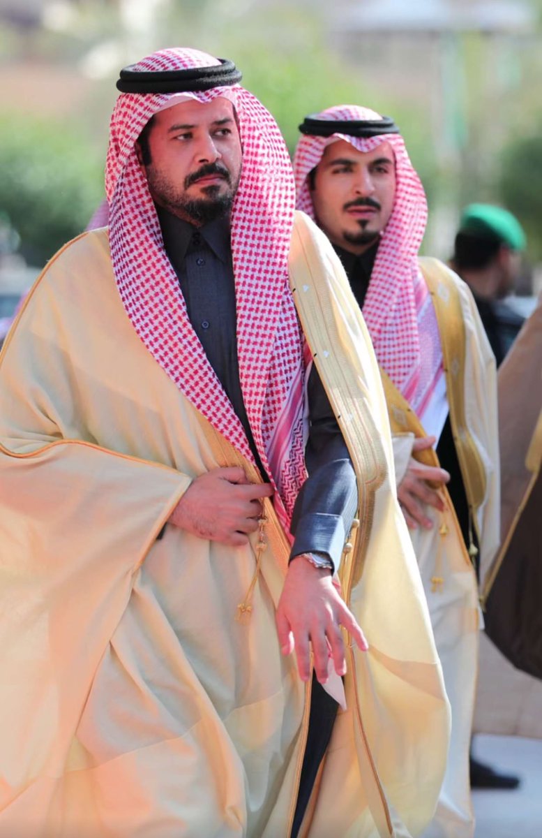Mf_mf111's tweet photo. هذا مشعل وهذاك سلمان بن سلطان 
صواريم نجد .. اللي بـ الامجاد منفتنه

حديهم لو أن أحمولك اكبر من الضلعان
نسفها مثل ماينسف البشت عن متنه ! https://t.co/gNfPeVYGFr