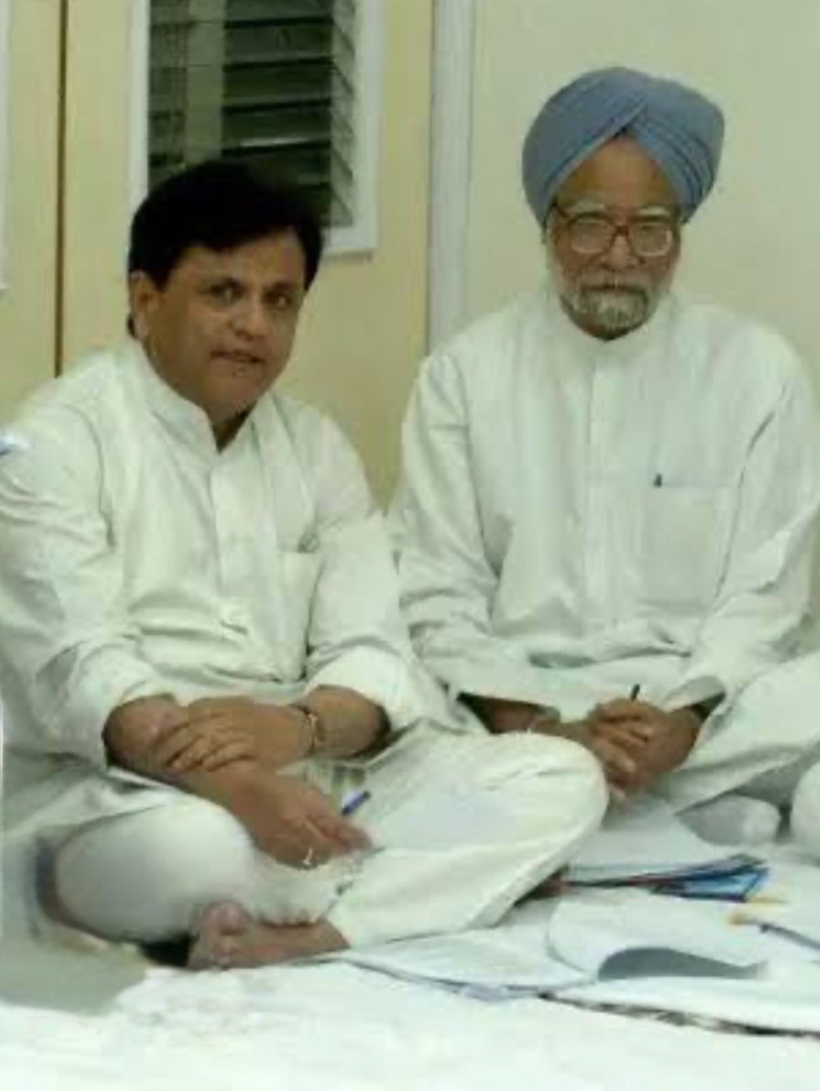 India mourns the loss of Dr. Manmohan Singh, a visionary leader and architect of economic reform—his legacy will live on forever. #manmohansingh