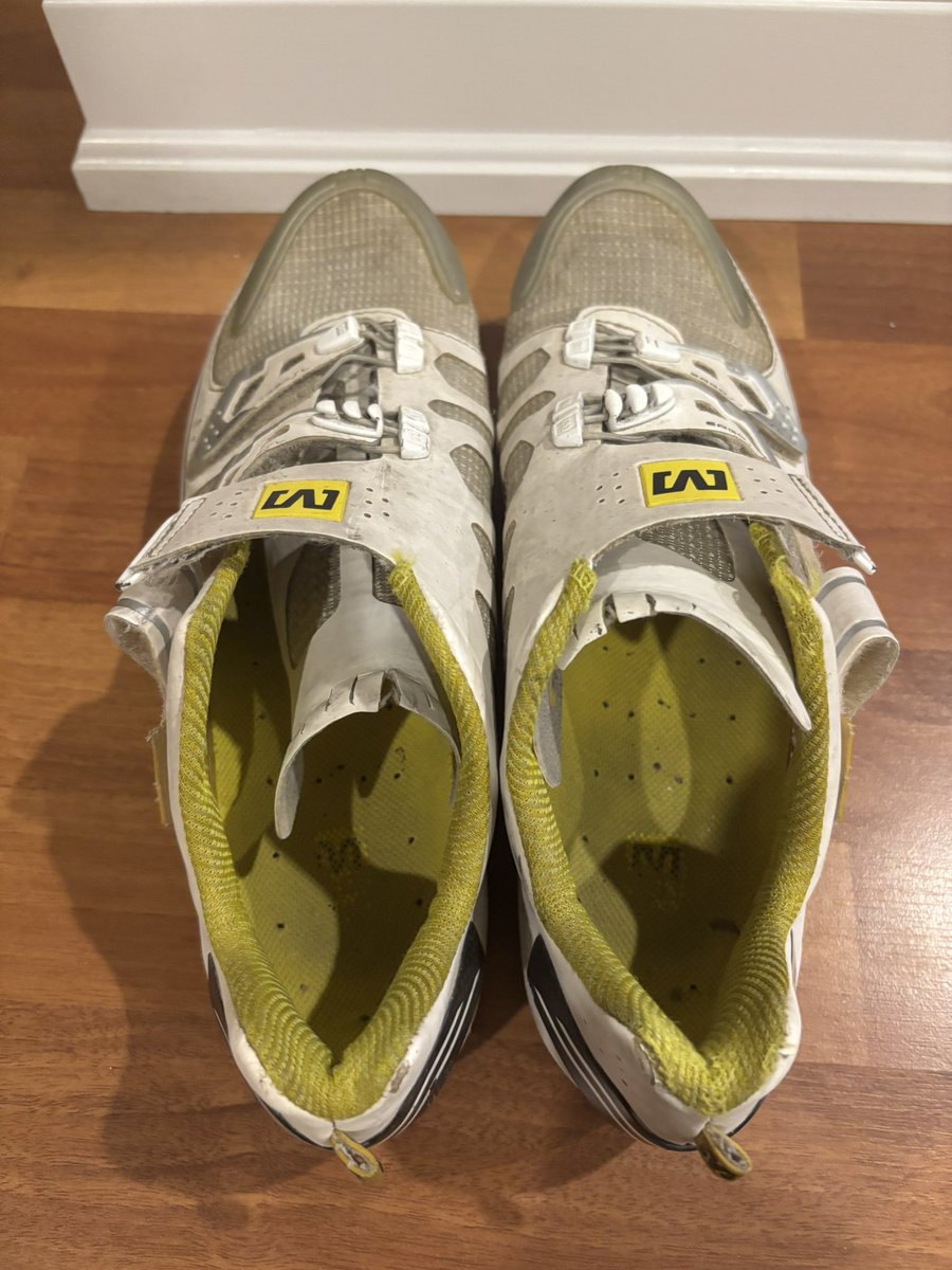 ryanpawliw's tweet photo. @facebook I can assure you these are not counterfeit cycling shoes lol https://t.co/PnBMlUJZJF