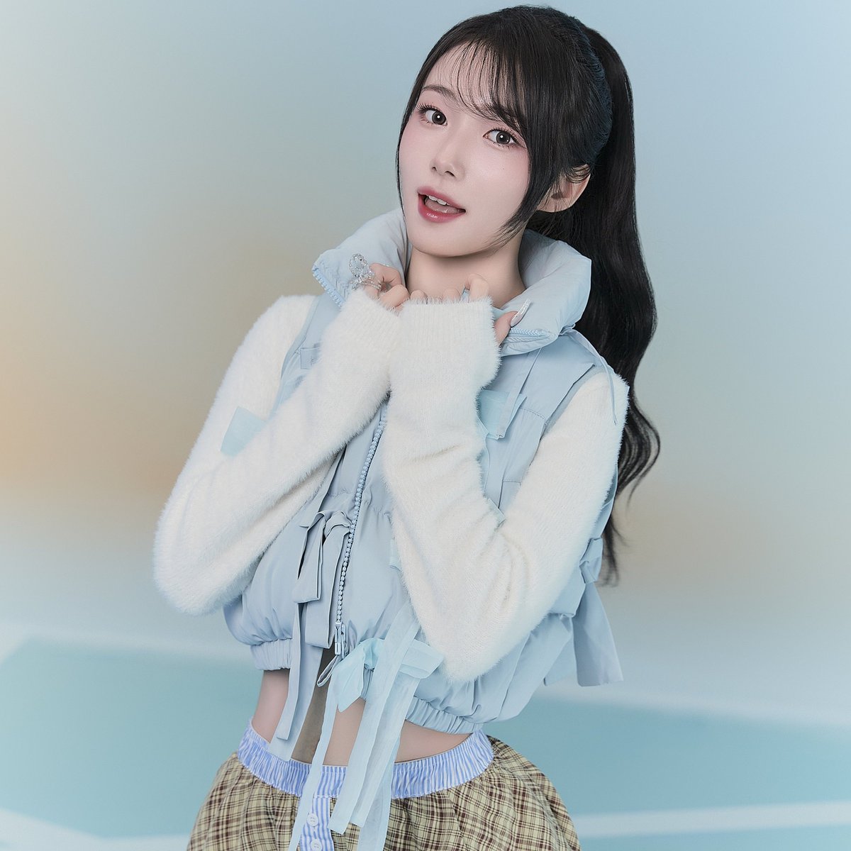 kchartsmaster's tweet photo. Happy 20th birthday to Youngeun of Kep1er! https://t.co/D4k7fzLENL