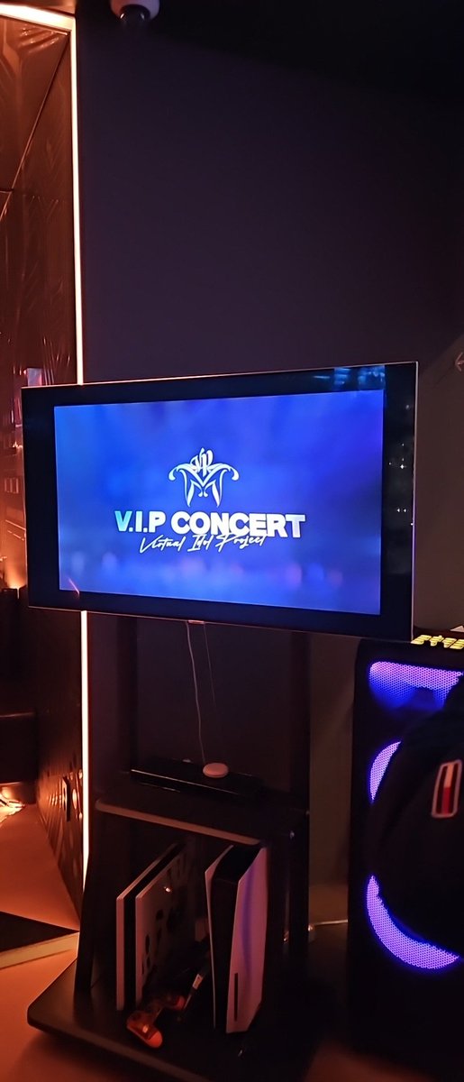 ether_designer's tweet photo. VIP콘서트 떴냐? 브이럽 브이리지 1.16.1 립버전 https://t.co/q2hXMt2ody