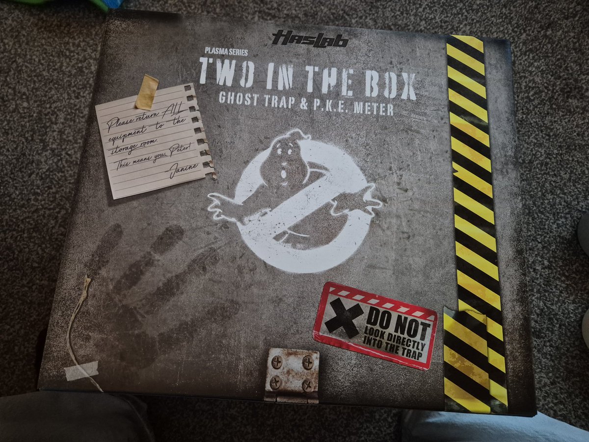 Andy_Review's tweet photo. #Ghostbusters #HasLab #TwoInTheBox is here!

Ghost Trap and P.K.E. Meter.

Will be doing a full review once the Christmas madness has calmed down. https://t.co/ShmWUSnw1D