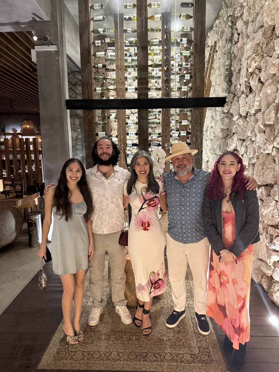 TeamGumball5's tweet image. This kinda tradition now. #PdC2024 #TheGangGoestoMexico #TeamGumball #TabooCancun