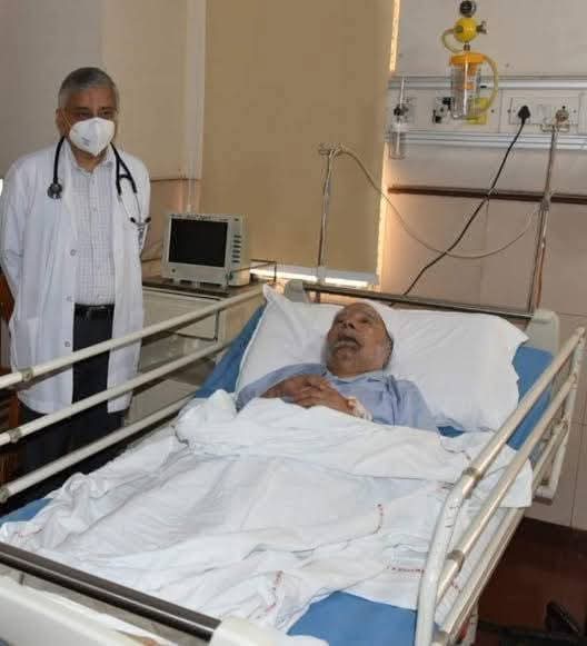 दुःखद खबर 
पूर्व पीएम मनमोहन सिंह का निधन, दिल्ली एम्स में की अंतिम सांस
तबीयत बिगड़ने के बाद शाम को दिल्ली एम्स में कराया गया था भर्ती
शत-शत नमन.. श्रद्धांजलि.. ओम शांति 💐💐 #ManmohanSingh