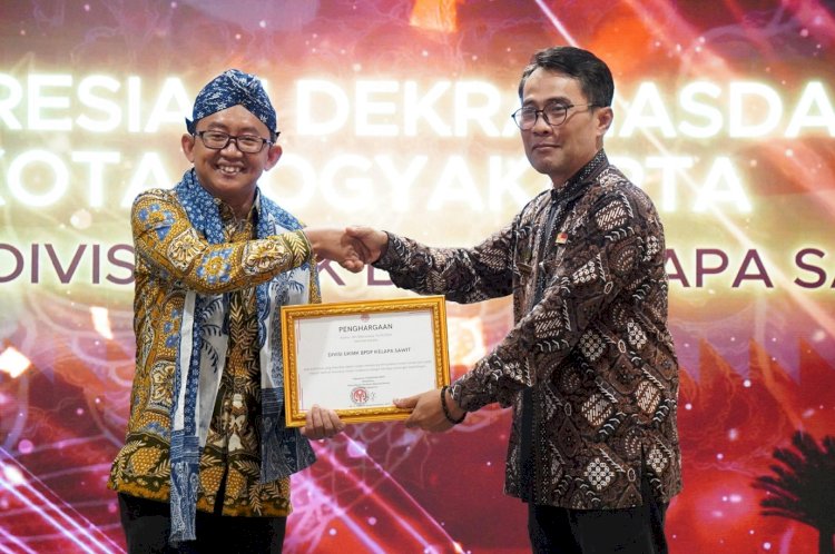 bpdp_id's tweet photo. BPDPKS Terima Penghargaan dari Dekranasda Kota Yogyakarta

#sawitbaik
#sawitberkelanjutan https://t.co/ZCnucFvfQp
