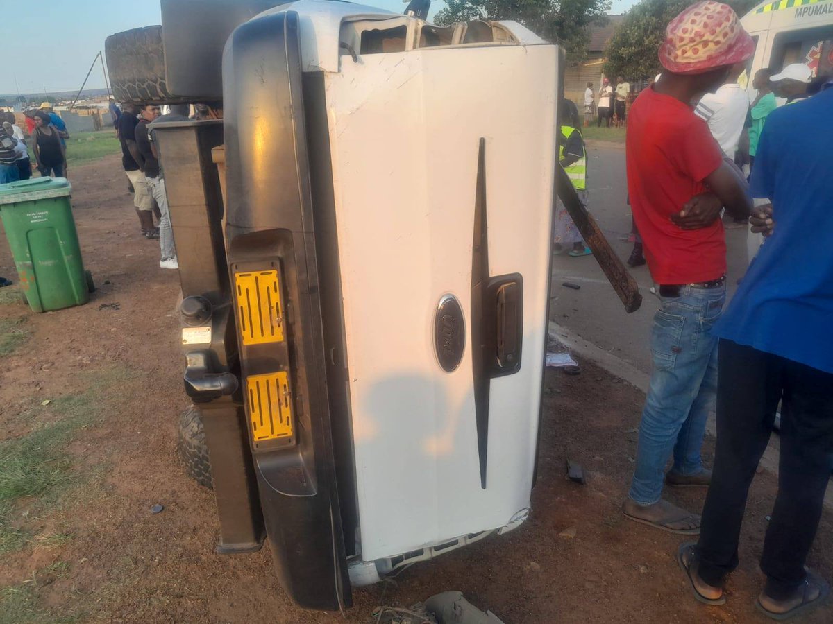 _ArriveAlive's tweet photo. Fatal crash in Mhluzi https://t.co/UqkcdGq5xJ #ArriveAlive #MPTrafficEmergency https://t.co/7CfgW3fq1O