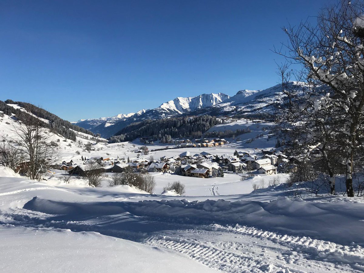 Pradas Resort tweet media