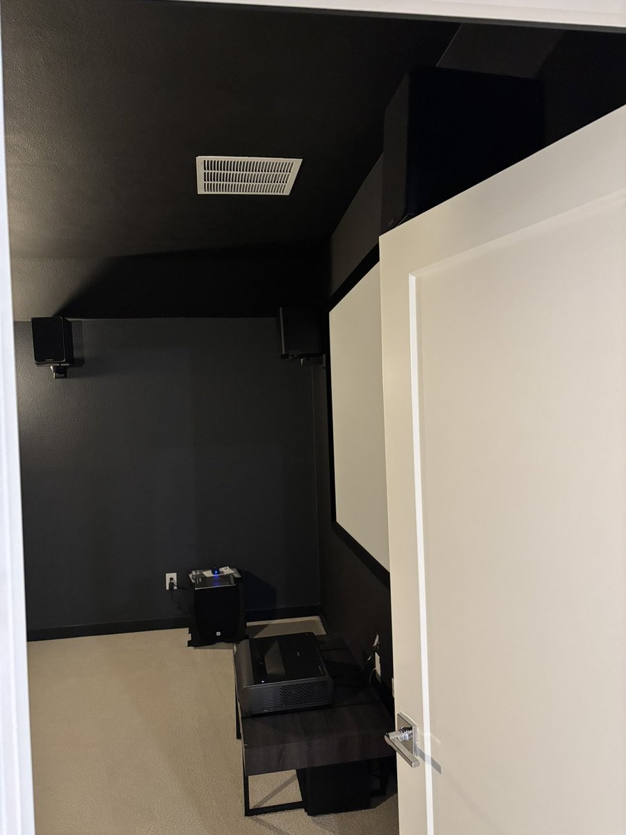 KenHome_Corp's tweet photo. #ilovekenhomeautomation #hometheatersystem #mediaroom SMS/WhatsApp +1 469-773-0111 https://t.co/dSgq0Fg5K8