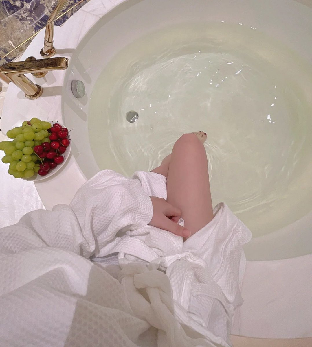 Warm water washes away the troubles of the day.🛁