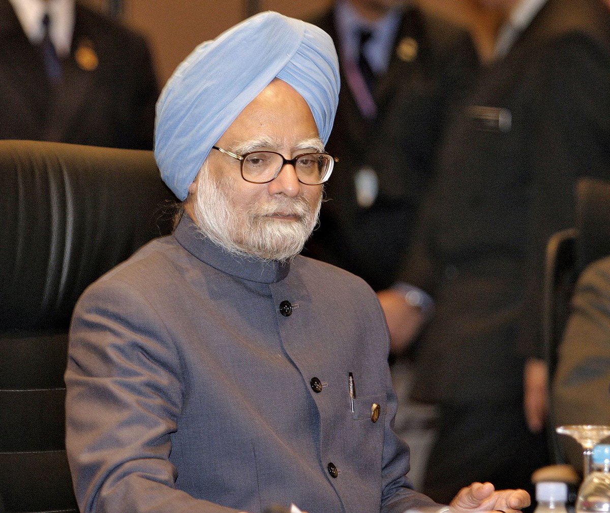 goyalpp's tweet image. The demise of former PM of India Dr. #ManmohanSingh is the end of an era. His simplicity, his grip on the economy and selfless service will always be an inspiration for the country. May his soul rest in peace. Om Shanti 🙏🙏