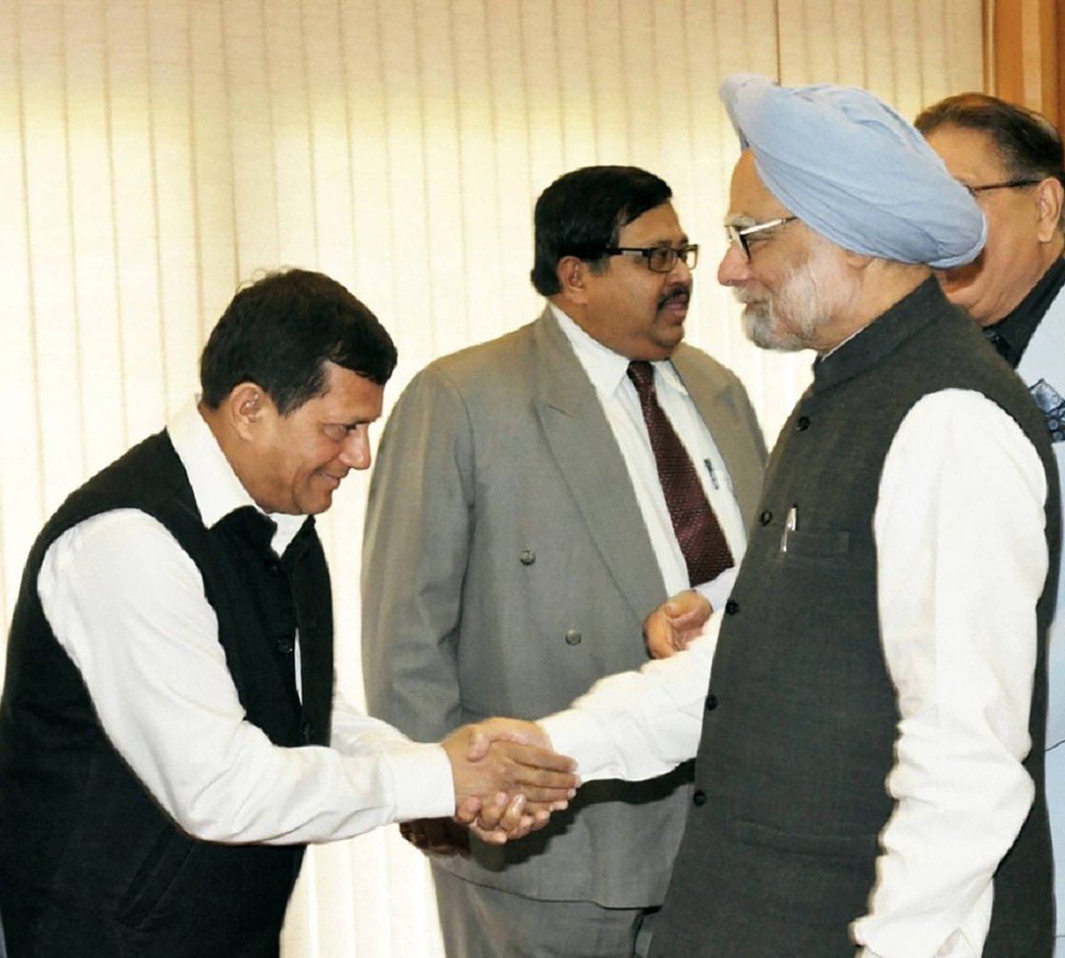achyuta_samanta's tweet photo. Deeply saddened by the passing of Dr. Manmohan Singh Ji, a visionary economist, statesman, and former Prime Minister of India. His contributions to economic reforms and governance will always be remembered. My heartfelt condolences to his family and loved ones. RIP.
File pic: https://t.co/cUzQGOahbA