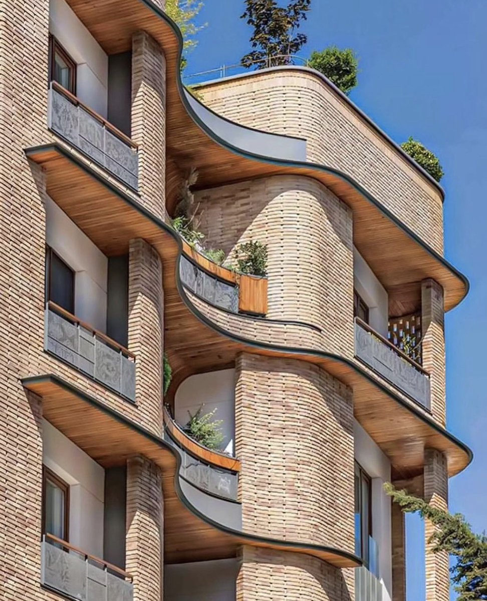 YIMBYLAND's tweet image. Can we get H-1B visas for Iranian brick layers?