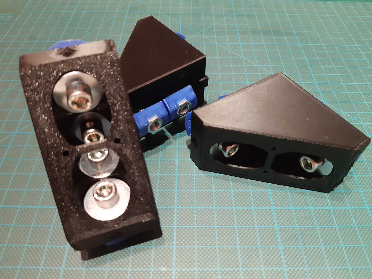 Contraptor_Lab's tweet photo. Coming soon: BRB CNC 3018 Kit “CE1” - https://t.co/sV9VyvDI9i #3018cnc #3018pro #cnc3018 #cnc3018pro #contraptor #lab #contraptorlab #cnc #cncmachining #cncrouter https://t.co/fKBo0pXyZW