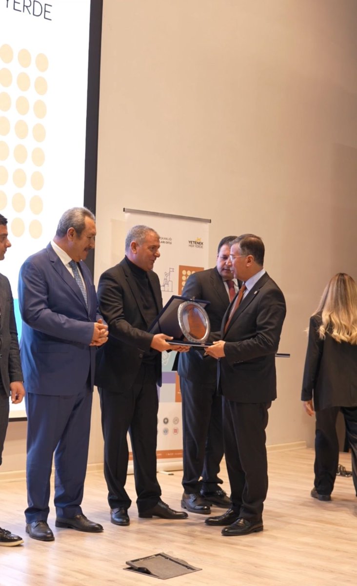 VimsaGrup's tweet photo. T.C. Cumhurbaşkanlığı İnsan Kaynakları Ofisi himayelerinde Harran Üniversitesi ev sahipliğinde gerçekleşen Güneydoğu Kariyer Fuarına katılım sağladık.
Vimsa Grup Ailesi olarak dün olduğu gibi bugün de yarın da gençlerimizin yanında olmaya devam edeceğiz.
#YetenekHeryerde https://t.co/C6GKRt7e8V
