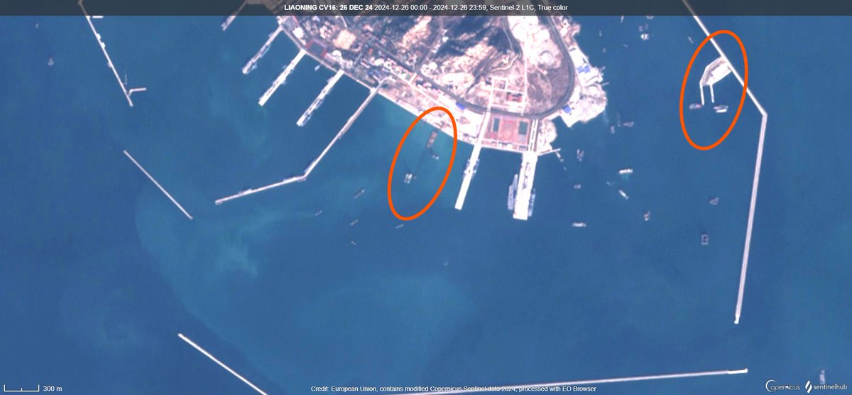 d_viekass's tweet photo. #YuchiNavalBase on 26 Dec 24:02:57:56 UTC. #Liaoning #CV16 at alongside berth. New berths under construction now discernable at two locations.  
 ~ additional warship basing in future. 📸#Sentinel2 🛰️ @Moochikal @raje271065 @BerrySuraj @MT_Anderson @AllSourceA @AndrewSErickson https://t.co/nQaQ8ojT1I