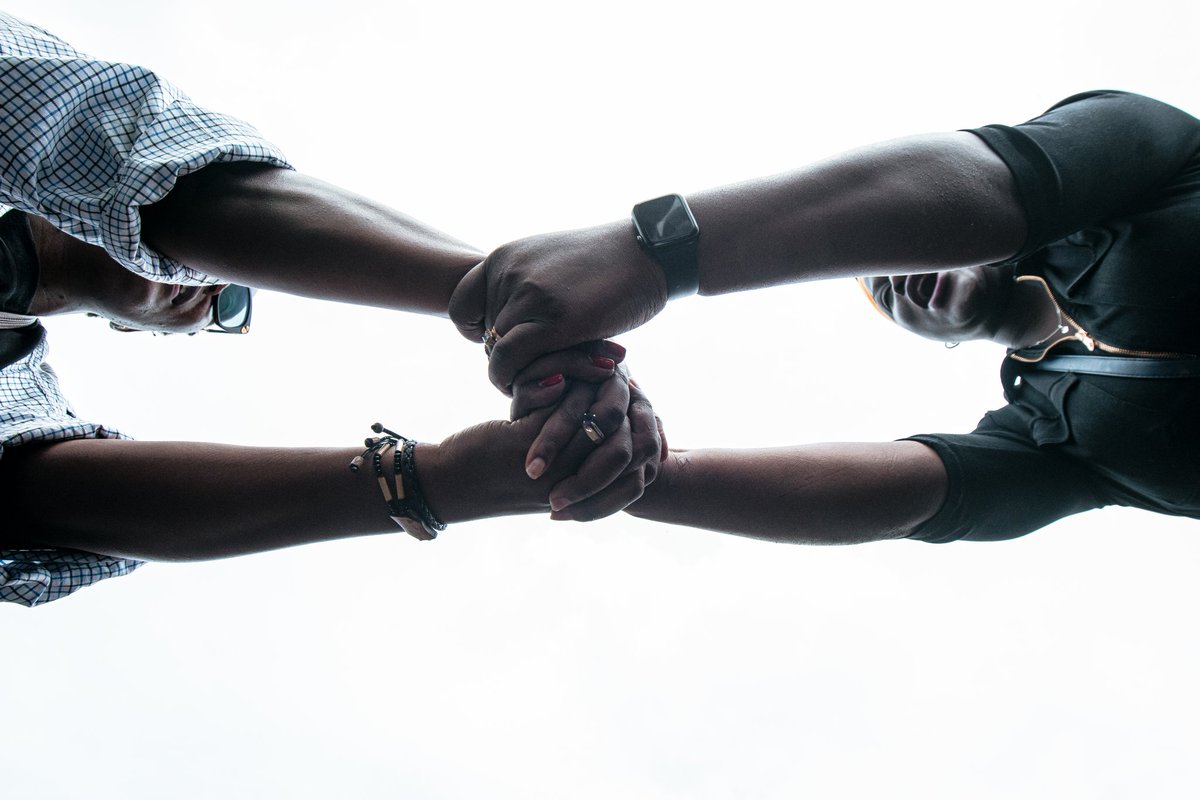 KUMBUKA NA RÉSILIENCE! 

Que vous repellent ces jeux dans votre enfance ? 

#child #together #humanity #photography #documentaryphotography