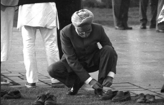 HemantK85144881's tweet photo. India has lost Dr. #ManmohanSingh, a great leader &amp; former PM.
His contributions will never be forgotten. 
RIP 💐🙏🏼 #ManmohanSingh https://t.co/22dUXGRO7X