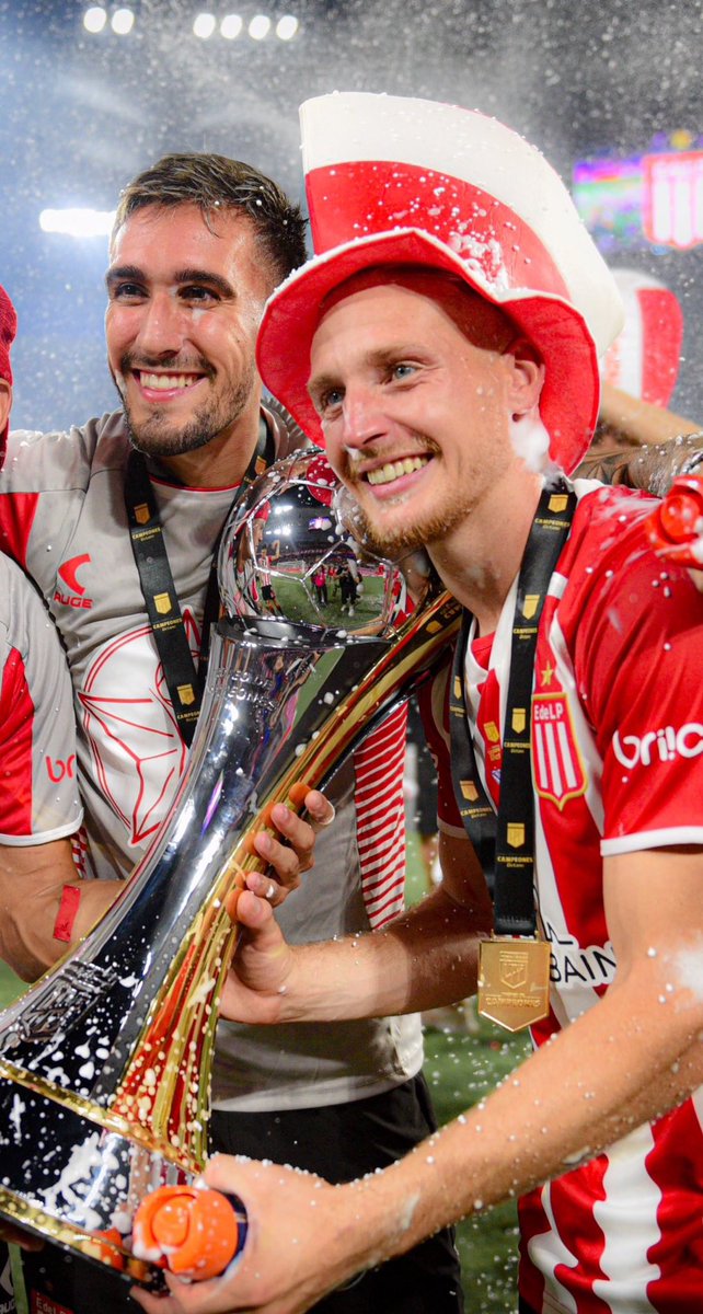 #Deportivo7a0 |AHORA|

#EDLP 🦁 🔥 Santiago Ascacibar recibió llamados a su celular particular de dirigentes de #River y de #Boca. 
Agradeció a ambas dirigencias y les comunicó que en Argentina solo juega en Estudiantes!!!