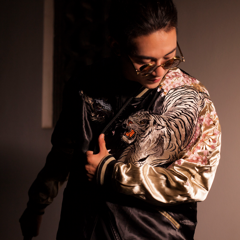 UnicunShop's tweet image. Two jackets in one?🤯 This reversible embroidered jacket has a fierce dragon on one side &amp;amp; a roaring leopard on the other! 🔥 Which side will you choose?  Find your perfect fit here: unicun.com/product/mens-e…  #menswear #reversiblejacket #embroideredfashion