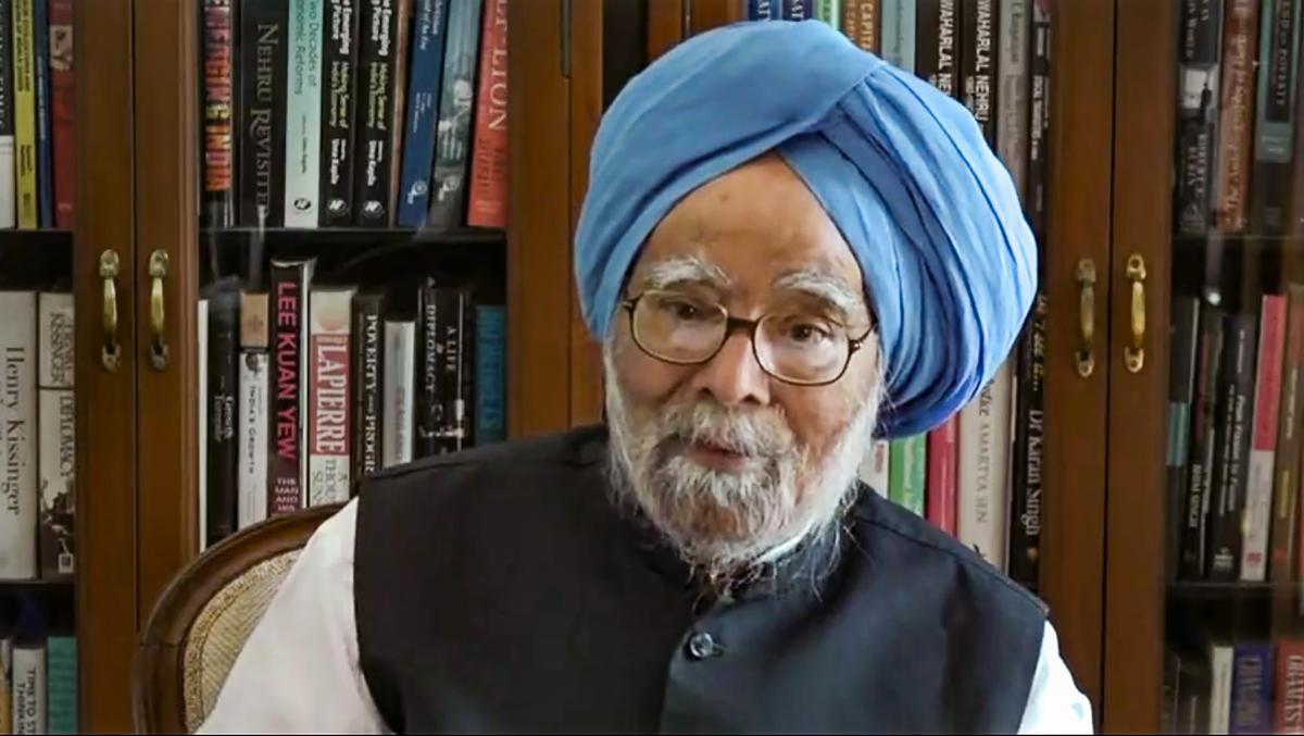 iDiyaKrishna's tweet photo. #ManmohanSingh passes away! His contributions as finance minister under #PVNarasimhaRao's leadership, as the then Indian Prime Minister, have reformed the Indian economy in the 1990's. May his soul attain Sadgati. Om Shanti https://t.co/SZJBBPtBEG