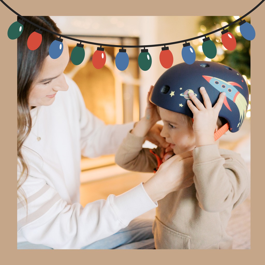 MicroKickboard's tweet image. New scooter? Check. ✅ Now let’s complete the look with a helmet! Keep those holiday rides safe and stylish with our kid-approved designs 🤩

Shop Micro Helmets! microkickboard.com/products/micro…

#scooterhelmets #microhelmets #scootersafety #scootwithmicro #microscooters #microholidays