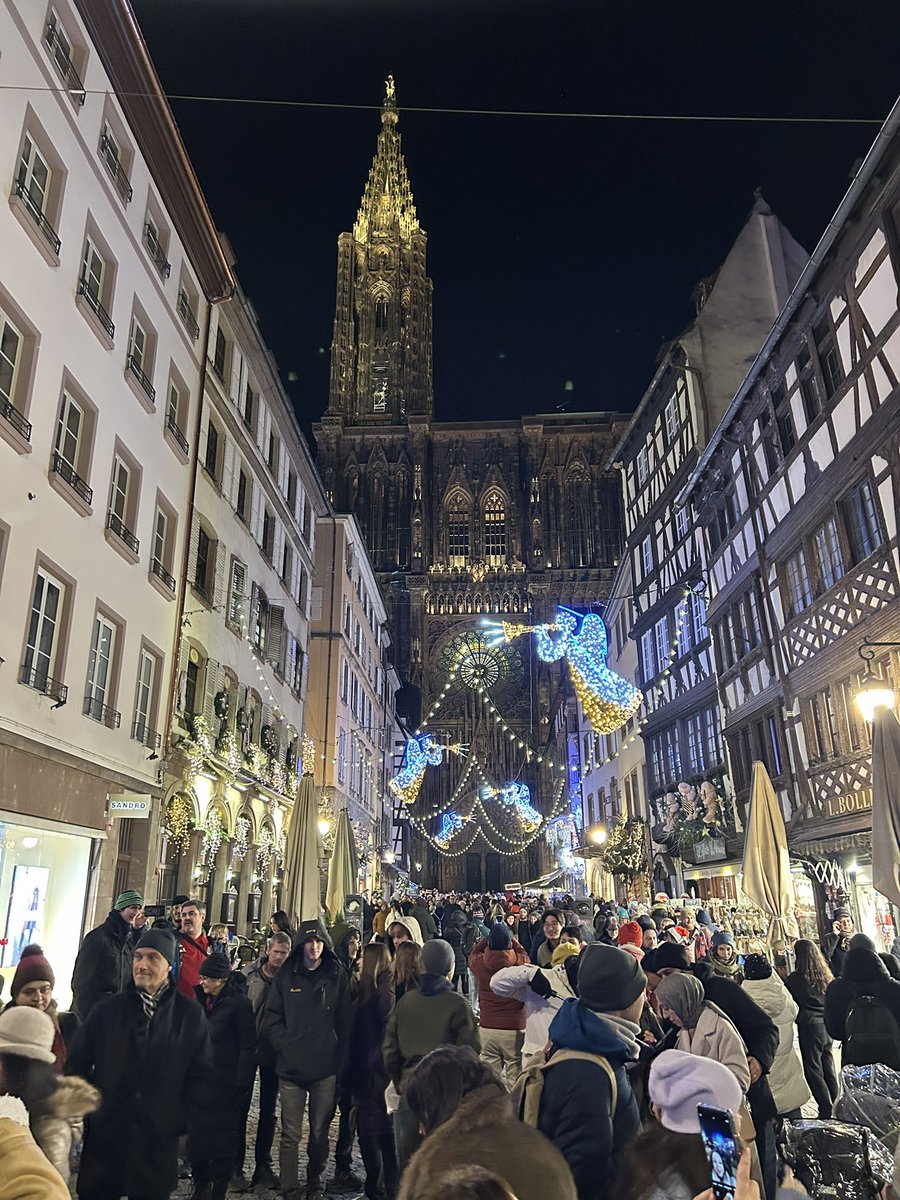 CeylanKara4's tweet photo. #Strasbourg capitale de #Noël https://t.co/all6hoaf1T