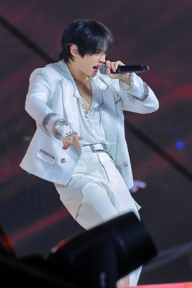 mykittenknow's tweet photo. 241225 SBS 가요대전 HD

🫠

#리노 #LeeKnow #リノ
#스트레이키즈 #StrayKids https://t.co/R7I0xojrkg