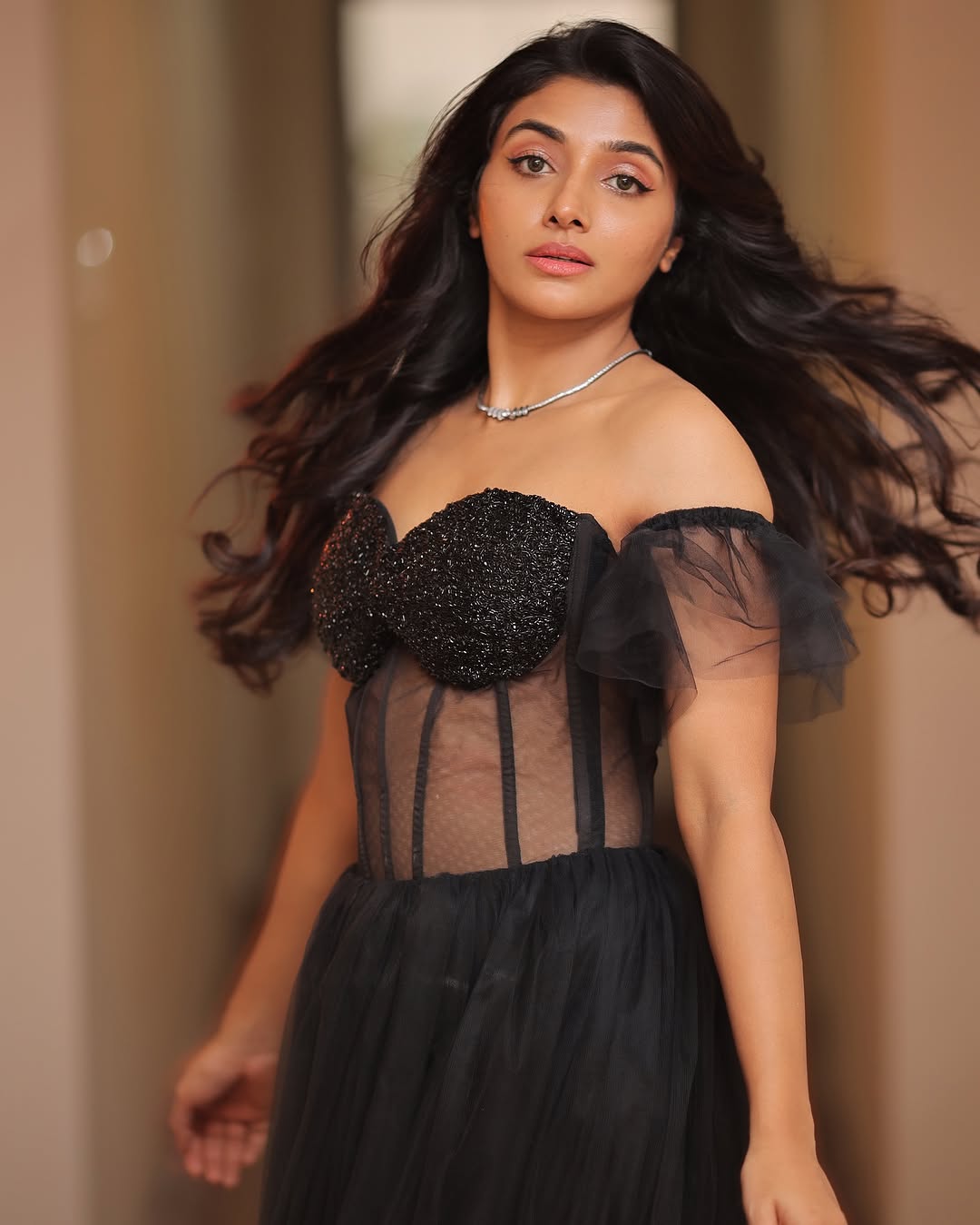 GfvbmF_WwAAhXtD?format=jpg&name=large