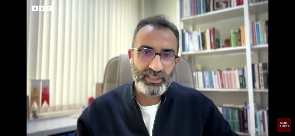 OzgurArun's tweet photo. Türkiye yoksullaşarak yaşlanıyor.

Oysa biz insanların kentte ya da kırda refah içinde yaşayacağı bir Türkiye hayal ediyoruz!

@esrayalcinalp ile yaptığımız söyleşide Türkiye’nin nasıl yaşlandığını @bbcturkce için anlattım. 

https://t.co/5kcLeuQwmH https://t.co/9vv3TxPwlU