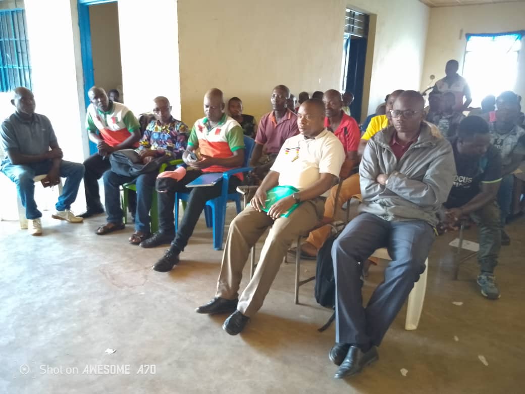 Communegiharo's tweet photo. #Burundi kur'uyu wa Kane igenekerezo rya 26 Kigarama 2024 Nyakubahwa Musitanteri wa komine Giharo @RutanaProvince yagirishije inama abadandaza bo muri zone Butezi muntumbero yo kubahimiriza kubandanya bijukira ibikorwa vy'iterambere
@MininterInfosBi https://t.co/3tlHbLxv8d