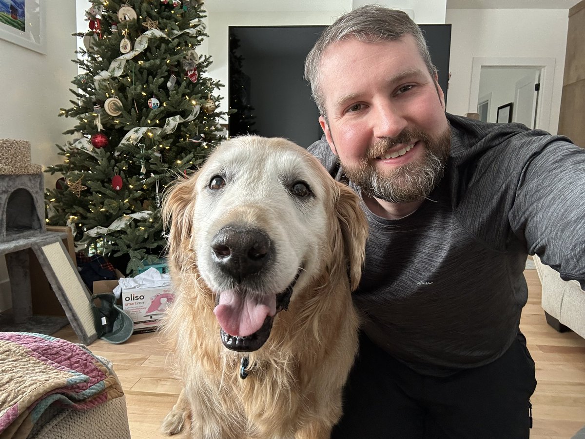 TimBuke's tweet image. Merry Christmas from this old guy, and his dog!