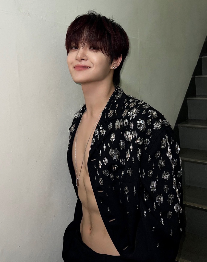 AboutMusicYT's tweet photo. Jihoon of TREASURE in newly shared photo. https://t.co/XCEqVx82da