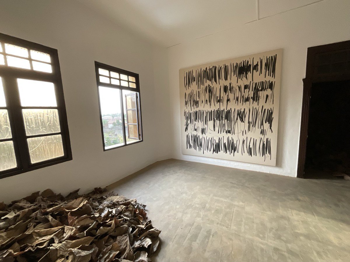 OMONABULESHOWO's tweet photo. I had a great time exploring @joelandriano 's PROMESSE project with the complicity of #IsholaAkpo, @courauclotilde , #JeremyDemester, @agourcon , #NobelKoty and #ZahraRabeharisoa.
I invite you to go and see this amazing works at @FondationZinsou in Ouidah. https://t.co/85DI2mYt1p