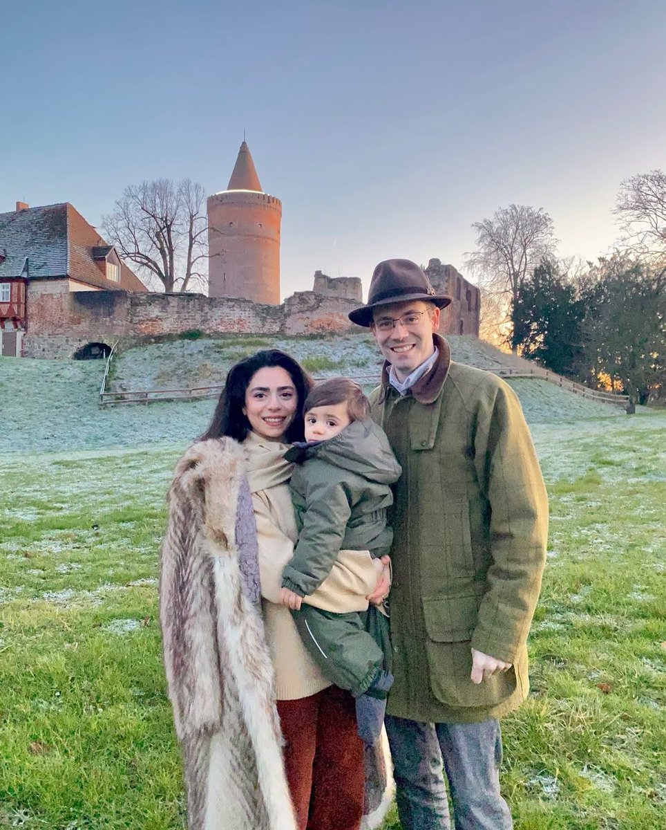 MecklenStrelitz's tweet photo. Merry Christmas and Happy New Year from Duke Alexander, Duchess Hande and Duke Leopold https://t.co/vYddVE1J2i