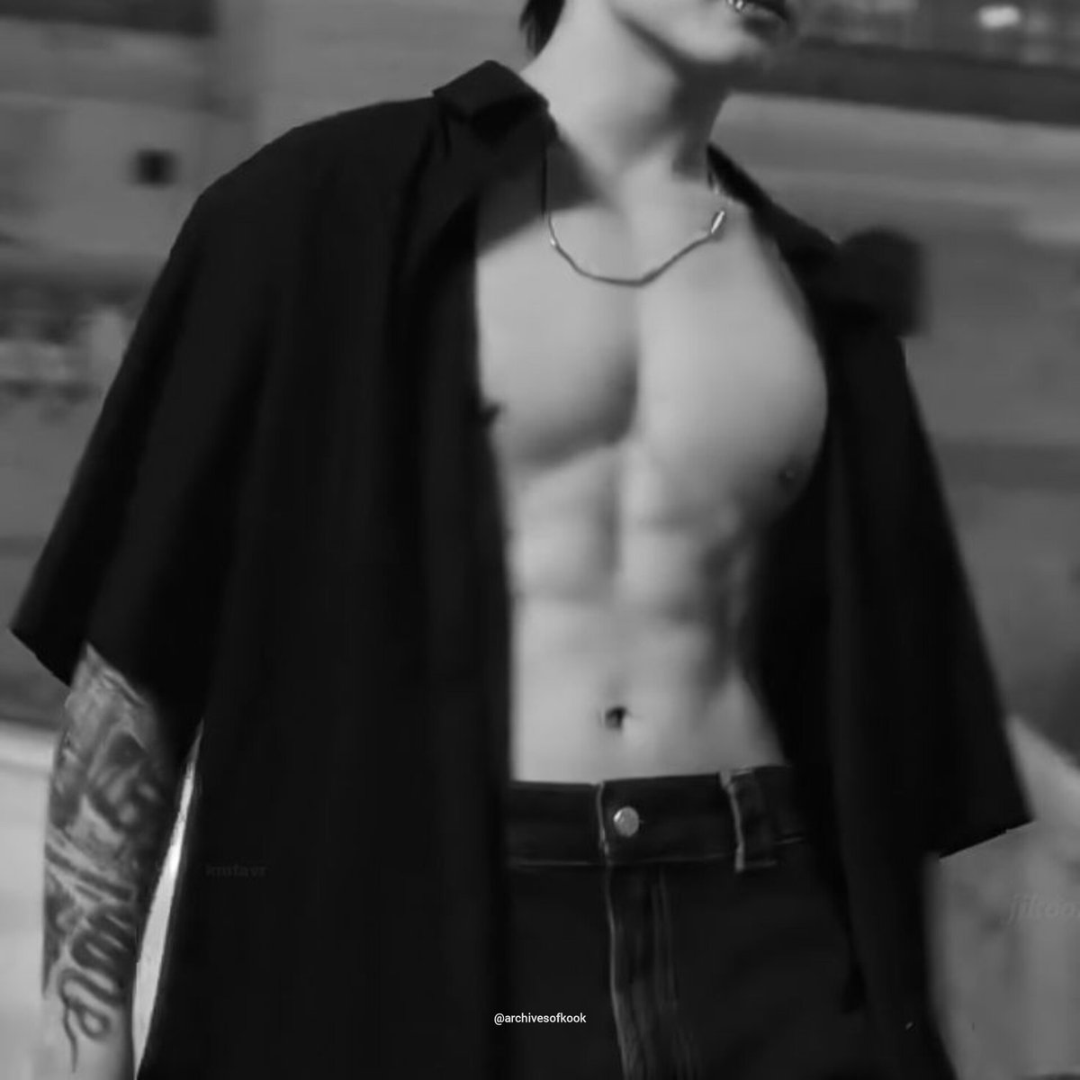 archivesofkook's tweet photo. side                                                               2 side https://t.co/3hyFUB02a9