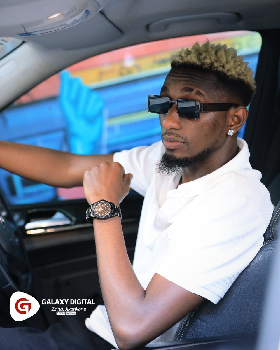 The request is up next! 

What song do you want to listen, <a href="/RealKenie_/">Man With The Vibes😎</a> is ready to play it.

#GalaxyRequest